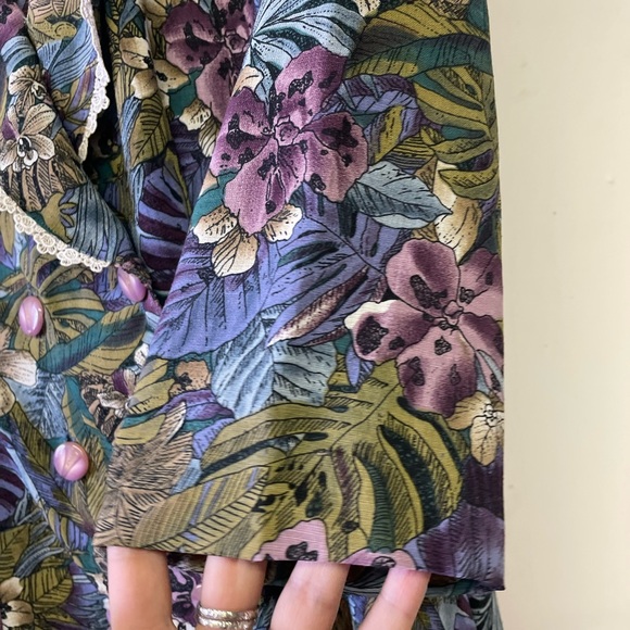 Floral Ruffle Women's Top - Picture 6 of 6